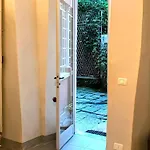 Apartman Con Piccolo Giardino