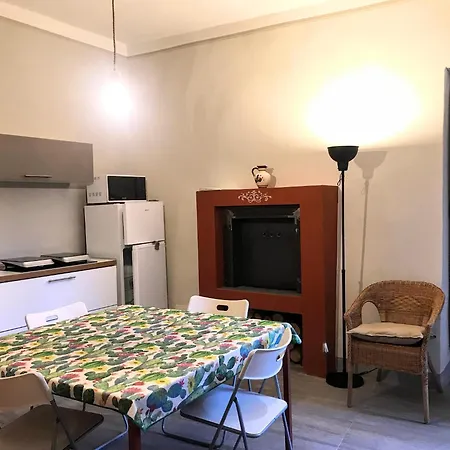 Apartment Modern With Garden On Maggiore