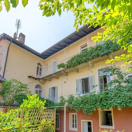 Apartment Con Piccolo Giardino